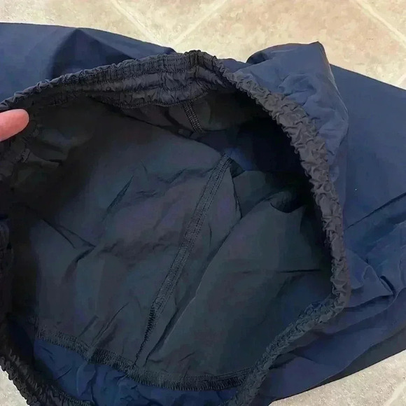 Lululemon - Picture 5 of 6